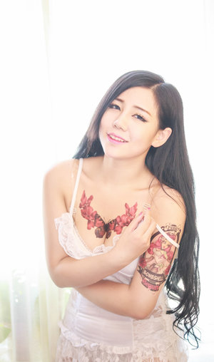 《年轻的女教师》3在线播放